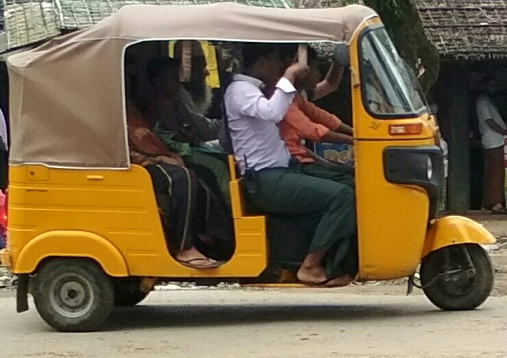 3 wheels taxi in Maungdaw