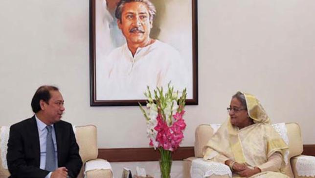 Special Envoy of the Vietnamese Prime Minister and Deputy Minister for Foreign Affairs Nguyen Quoc Dzung pays a courtesy call on Prime Minister Sheikh Hasina at her official residence Gono Bhaban in Dhaka in the morning on Wednesday, January 30, 2019. Photo: BSS