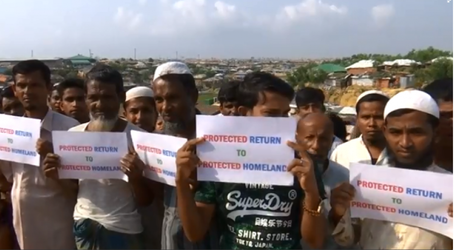 Rohingya refugees holding rally demanding protection (Photo: Reuters)