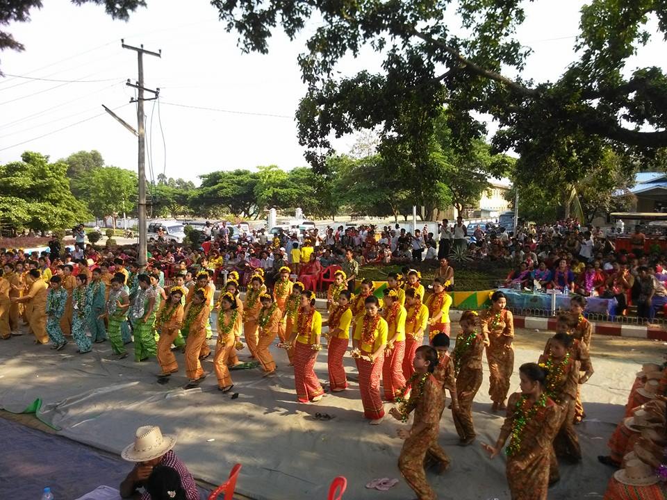 Rakhine water festival in Maungdaw in 2015