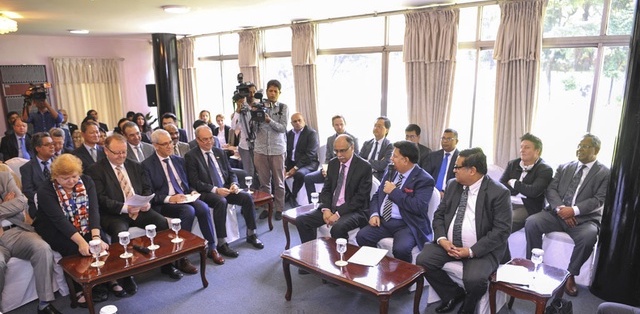 Foreign Minister AK Abdul Momen briefing Dhaka-based diplomats on the latest situation of the Rohingya refugee crisis at the state guesthouse Padma on Wednesday. (Photo: bdnews24.com)