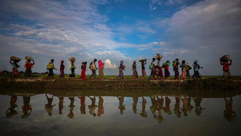 Rohingya refugees flee from Myanmar into Palang Khali, near Cox's Bazar, Bangladesh on November 2, 2017 [Reuters/Hannah McKay]