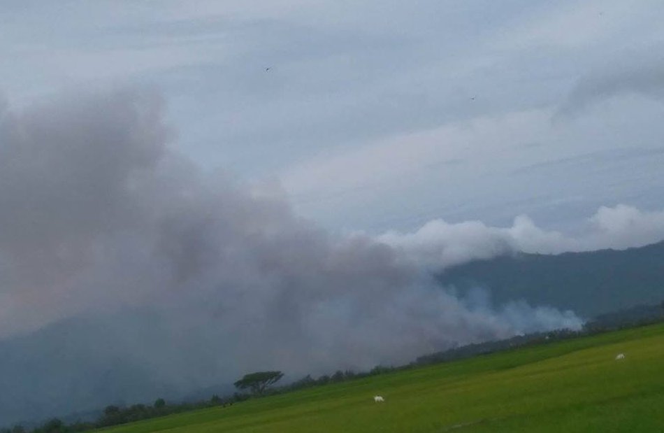 Burning the #Rohingya houses in #ThiHoKyun (BakkaGona) by #Myanmar military and BGP.